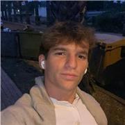Joven estudiante universitario de Ingeniería informática, en busca de dar clases de ciencias, soy pianista y con b2 de ingles